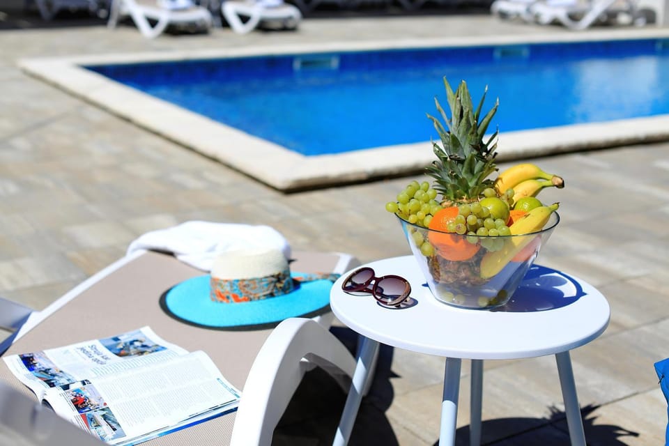 Swimming pool, Swimming pool