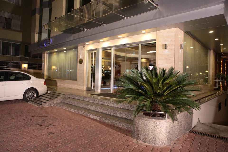 Facade/entrance, Off site, Property logo or sign, Street view