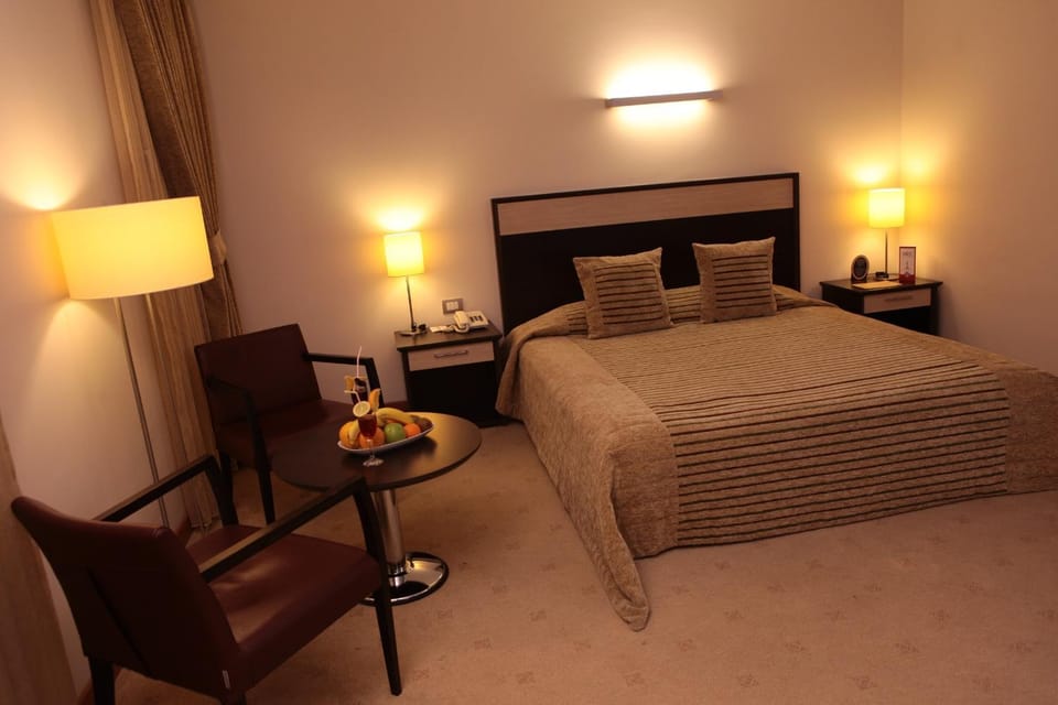 Photo of the whole room, Decorative detail, On site