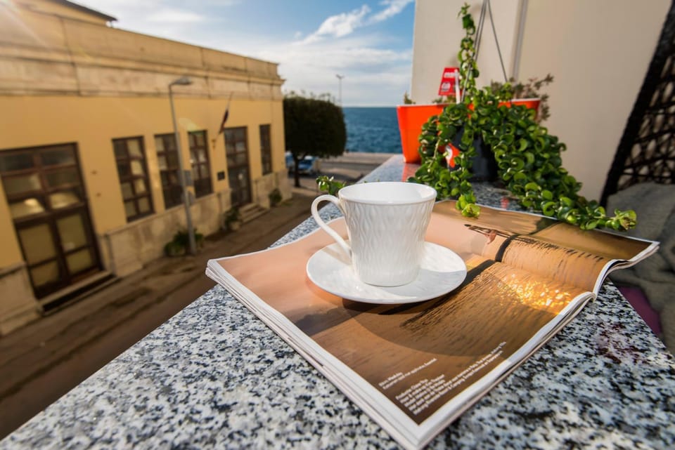 Balcony/Terrace, Sea view, Street view