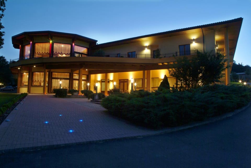 Property building, Facade/entrance, Night, Garden view
