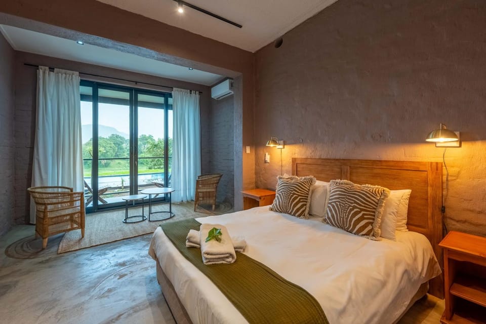 Bed, Photo of the whole room, Bedroom, River view
