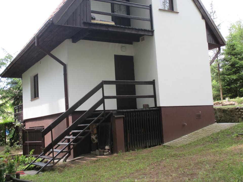 Facade/entrance, Floor plan