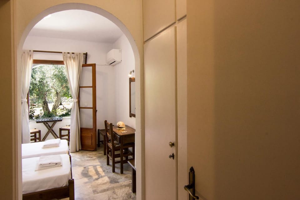 Garden, Balcony/Terrace, Balcony/Terrace, Bedroom, Garden view