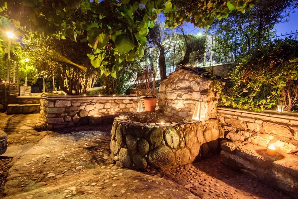 Property building, Garden, On site, Garden view