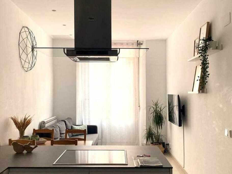 Bird's eye view, TV and multimedia, Kitchen or kitchenette, Living room