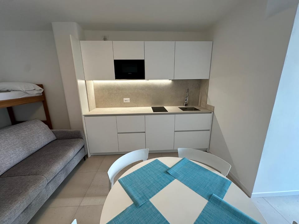 Kitchen or kitchenette, Photo of the whole room, Bedroom
