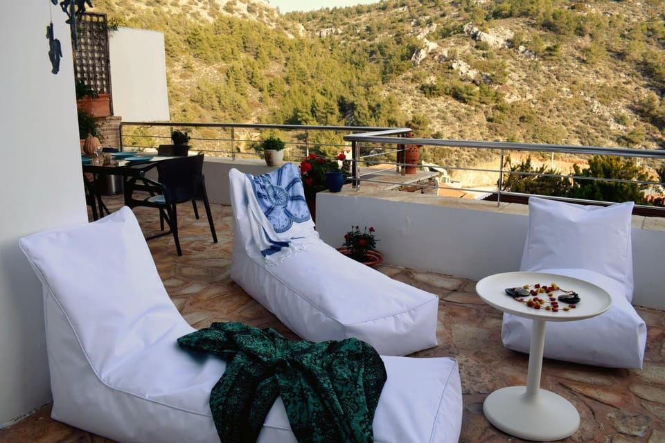 Balcony/Terrace, Mountain view