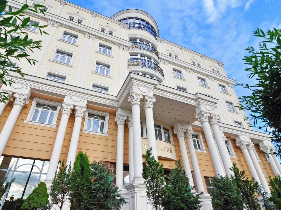 Property building, Facade/entrance