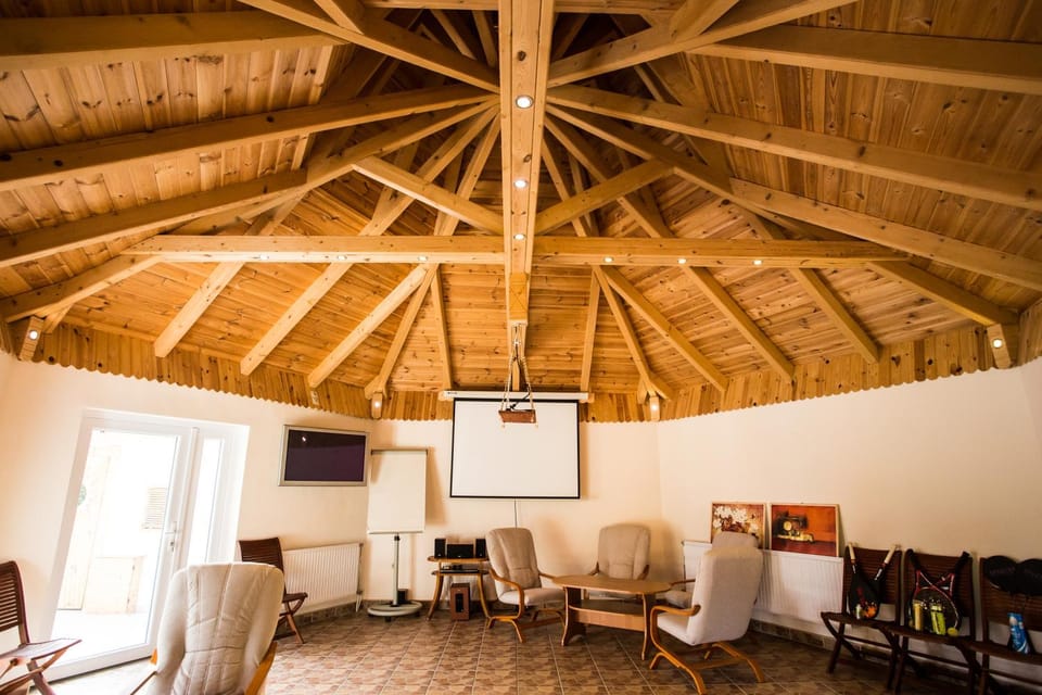 Communal lounge/ TV room