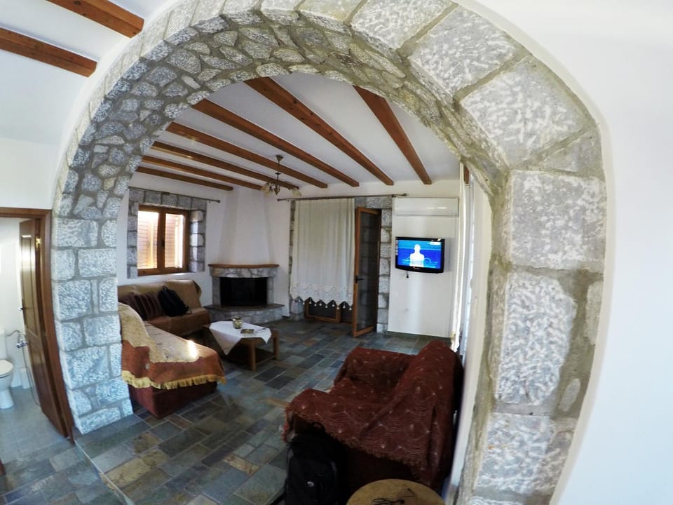Communal lounge/ TV room, Living room
