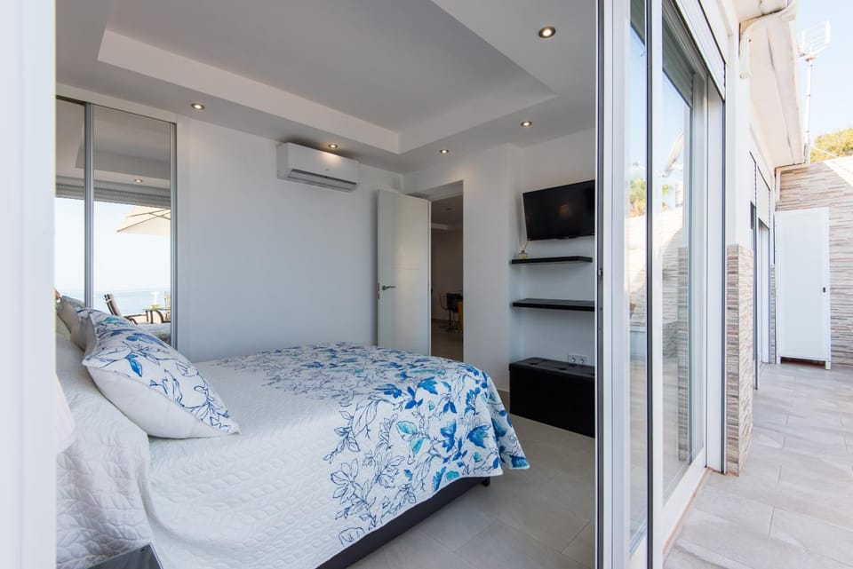 Bedroom, Sea view