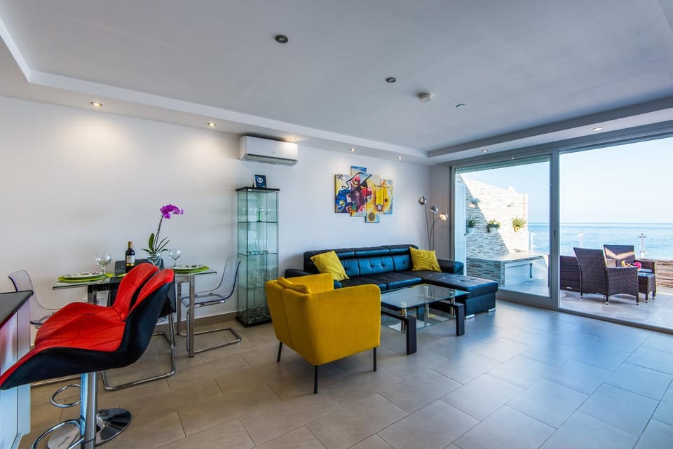 Balcony/Terrace, Living room, Dining area