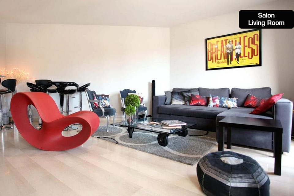 Bed, Living room, Seating area