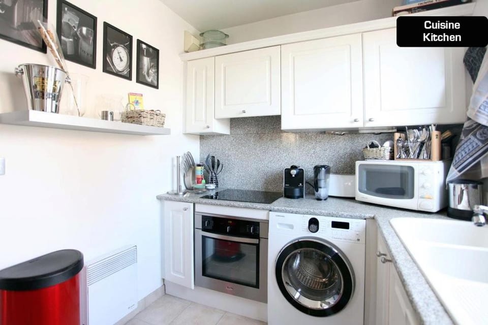 Coffee/tea facilities, Kitchen or kitchenette