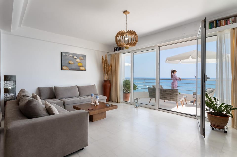 Sea view, Location