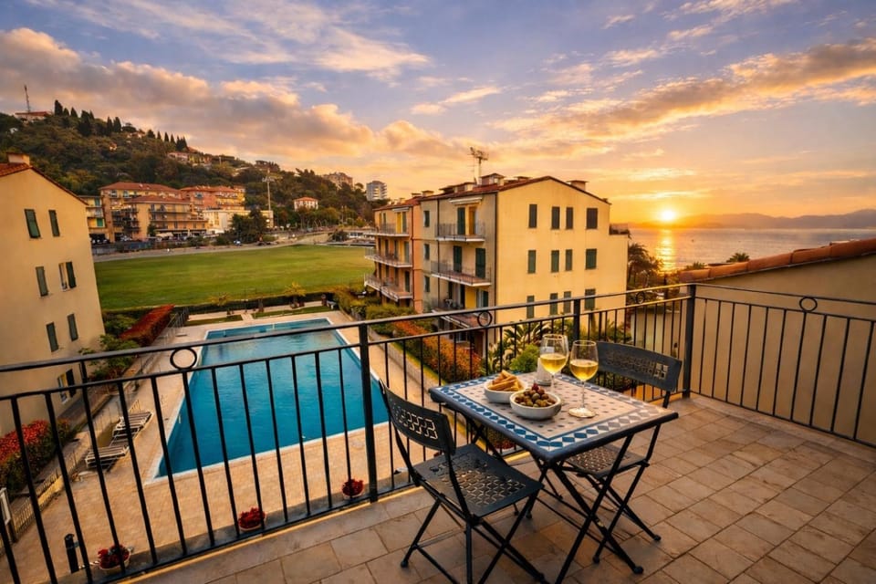 Appartamento Vista mare con Piscina Cala di Sole Apartment in Imperia