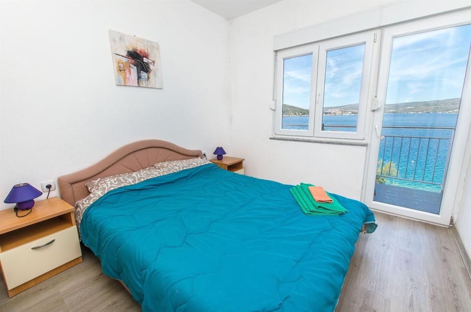 Bed, Photo of the whole room, Bedroom, Sea view
