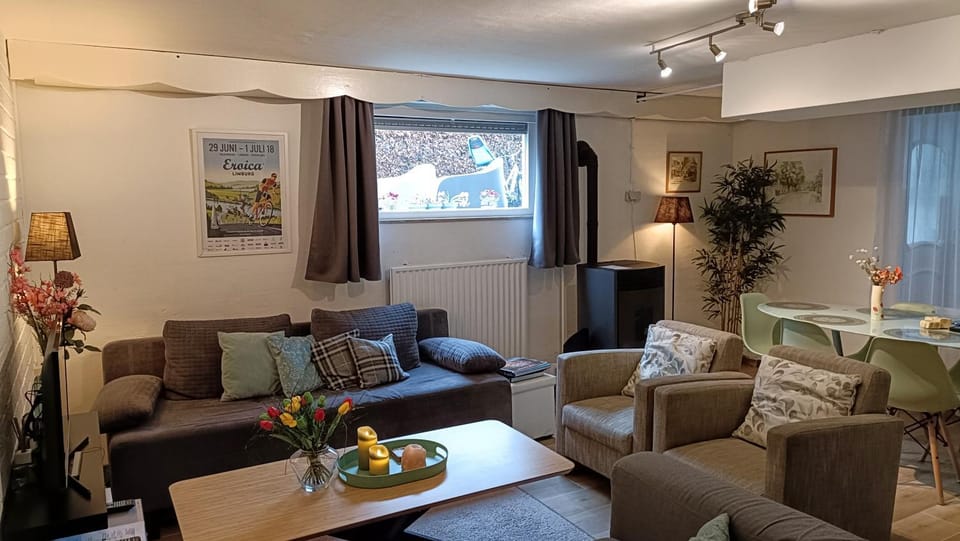 View (from property/room), Living room, Seating area