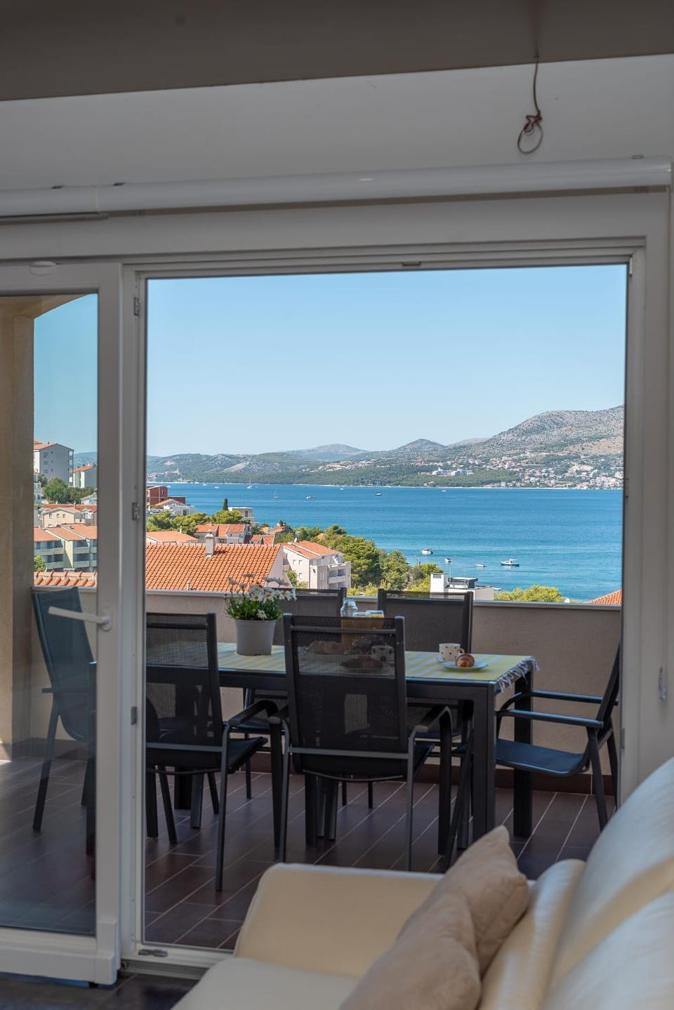 Apartments Villa Pupa Apartment in Okrug Gornji