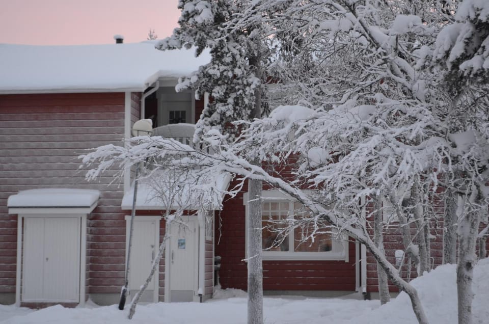 Property building, Facade/entrance, Day, Winter