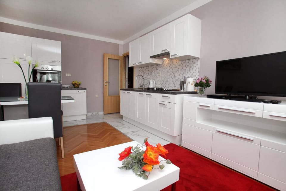 Coffee/tea facilities, Kitchen or kitchenette