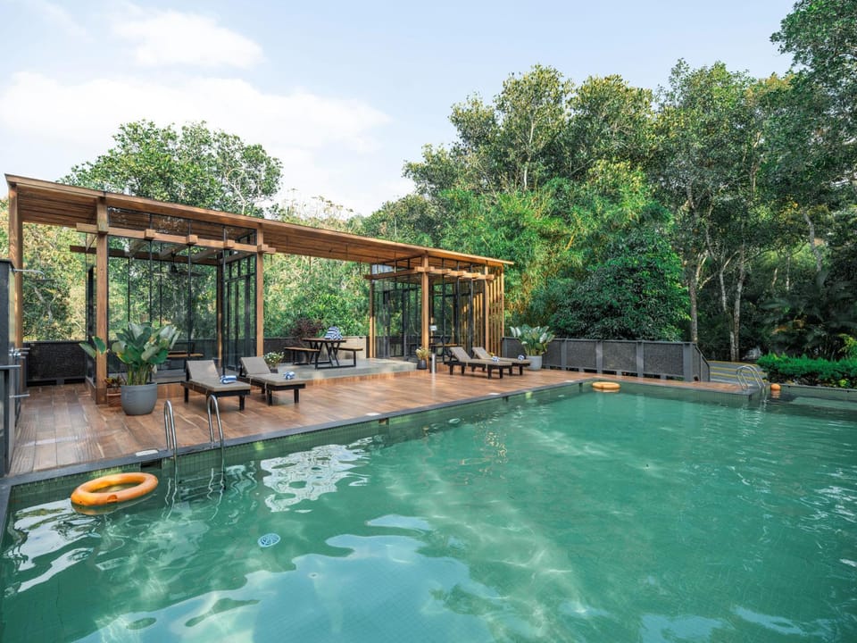 Day, Pool view, Swimming pool, sunbed