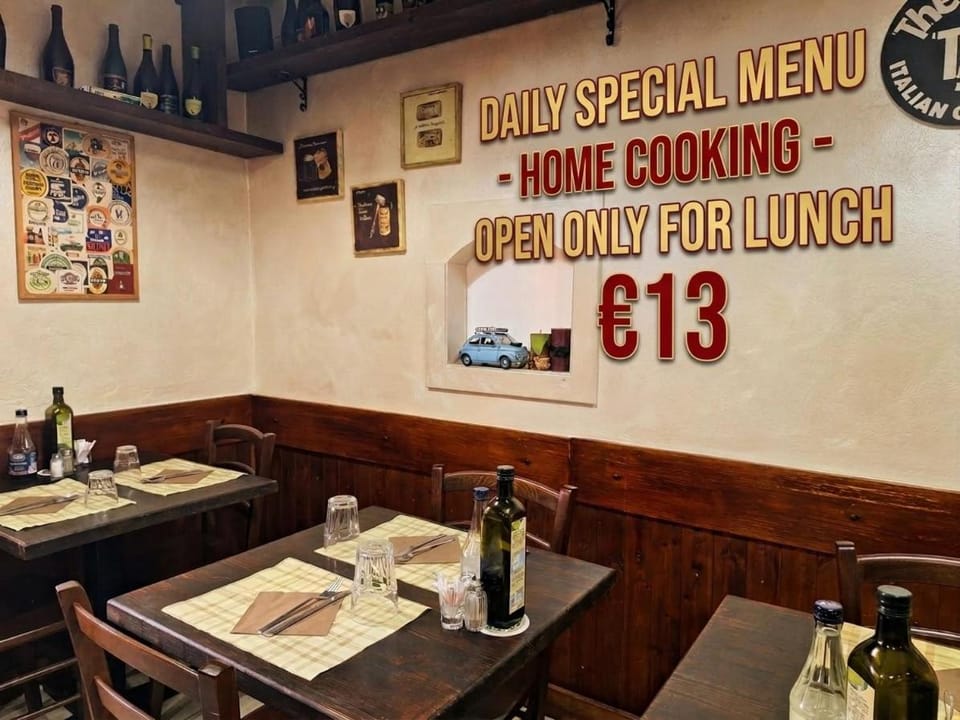 Restaurant/places to eat, Restaurant/places to eat, Food and drinks, Food