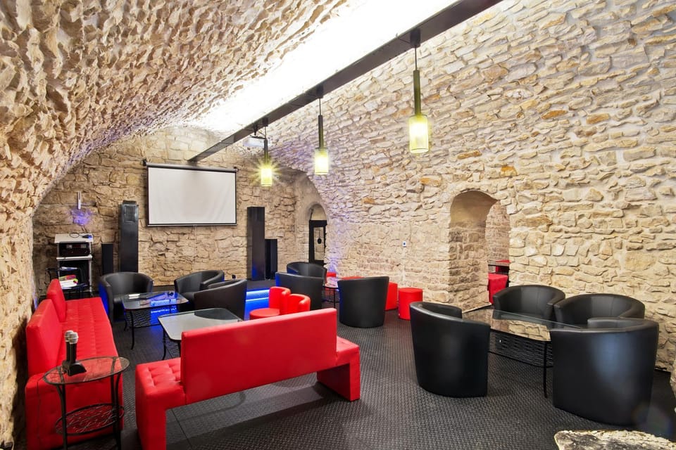 Communal lounge/ TV room, Karaoke, Karaoke, Banquet/Function facilities, Evening entertainment