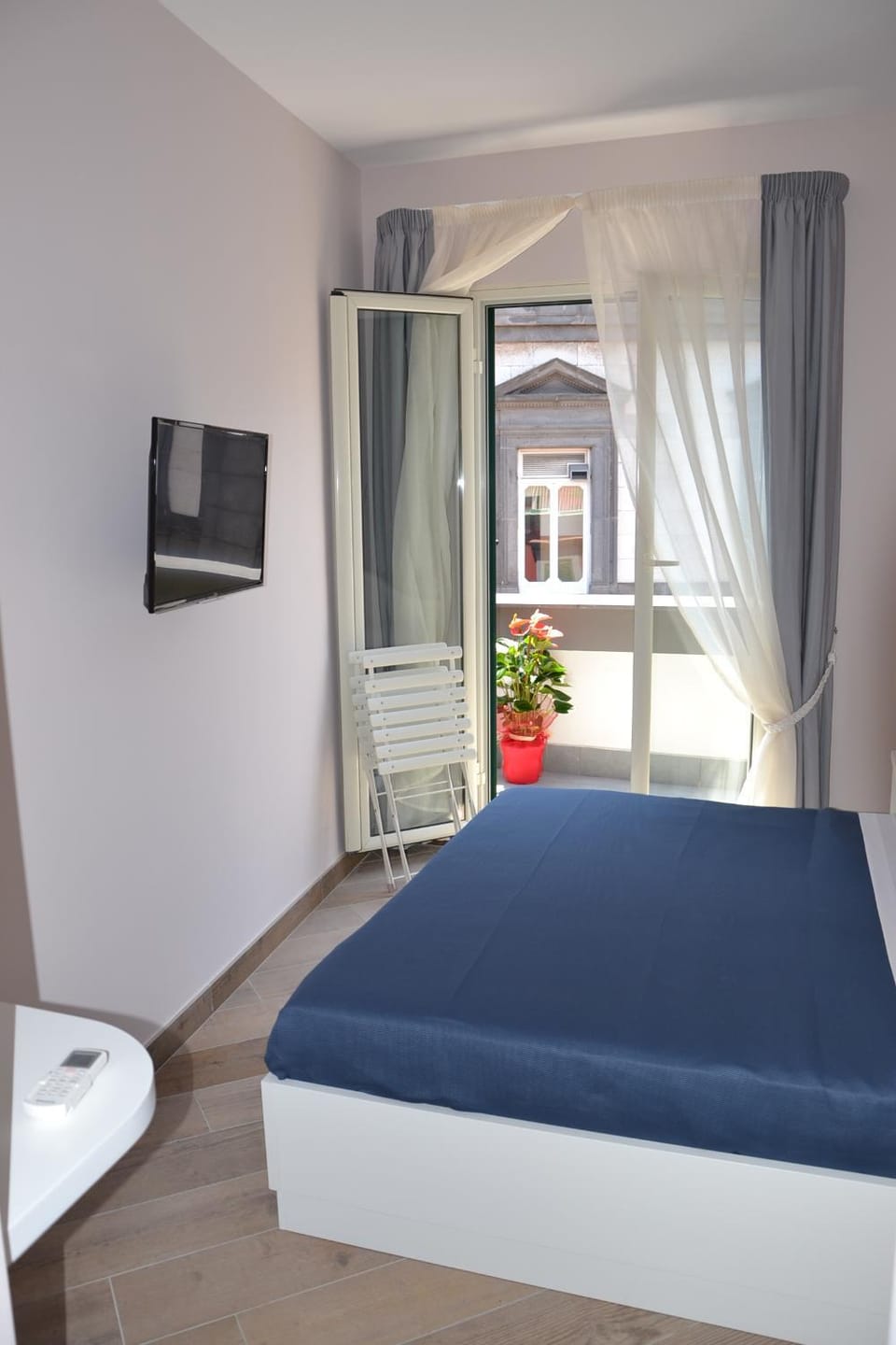 Bed, View (from property/room), Photo of the whole room, Bedroom