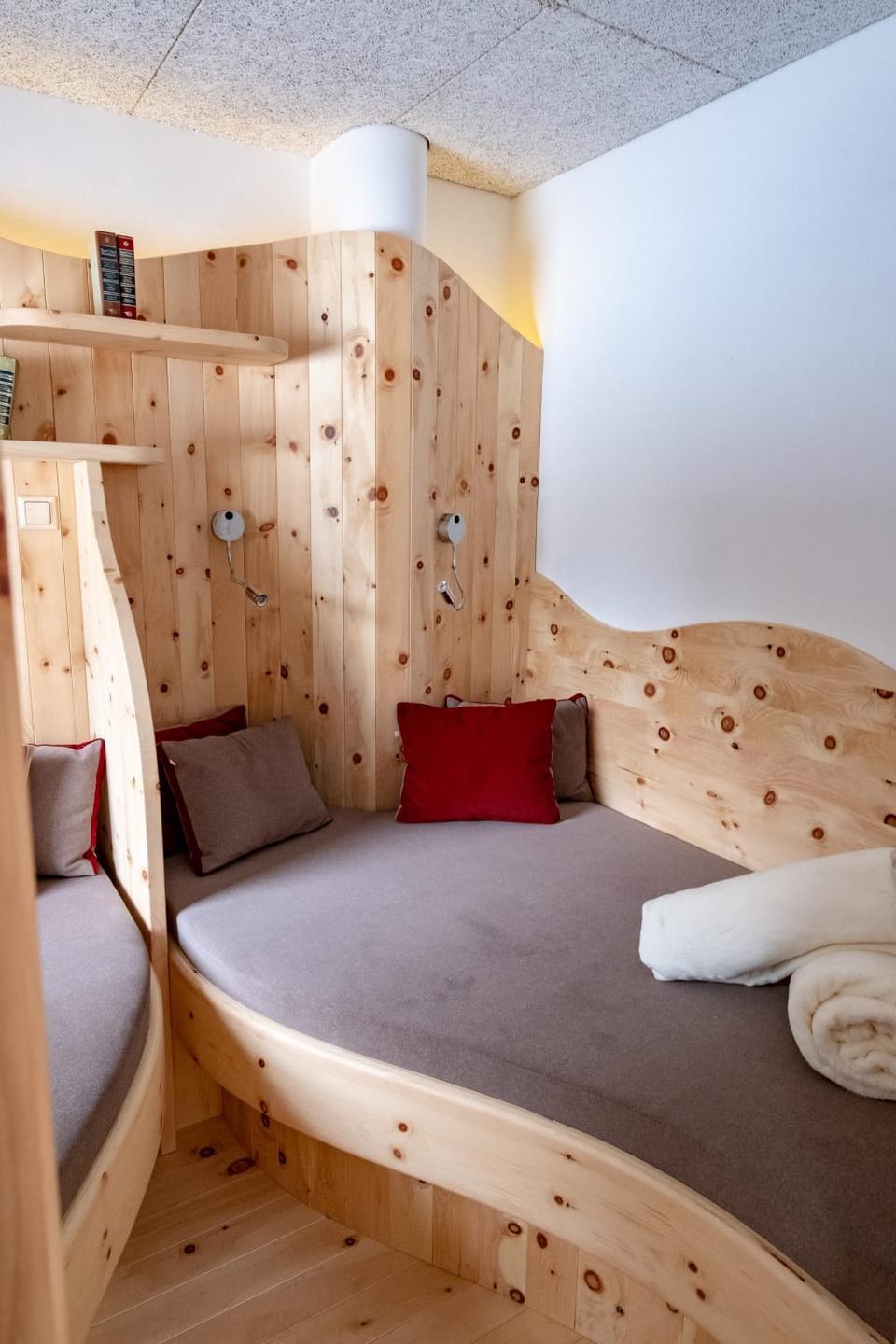 Sauna, Spa and wellness centre/facilities, Decorative detail