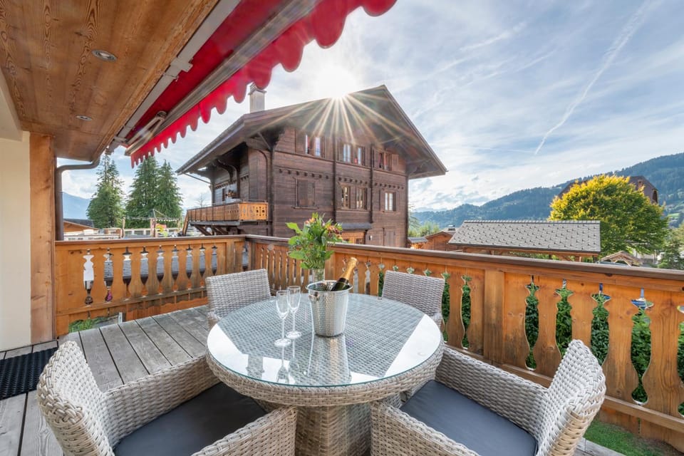 Balcony/Terrace, Mountain view