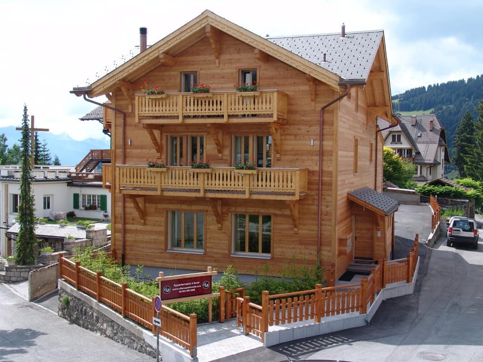 Facade/entrance, Street view