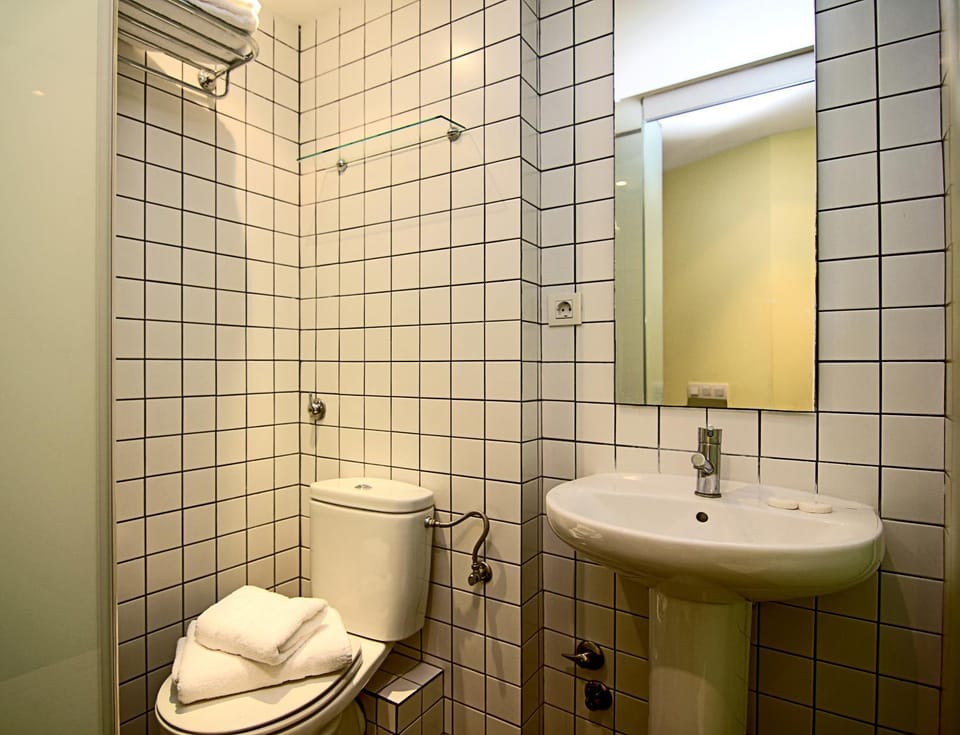 Bathroom, Decorative detail
