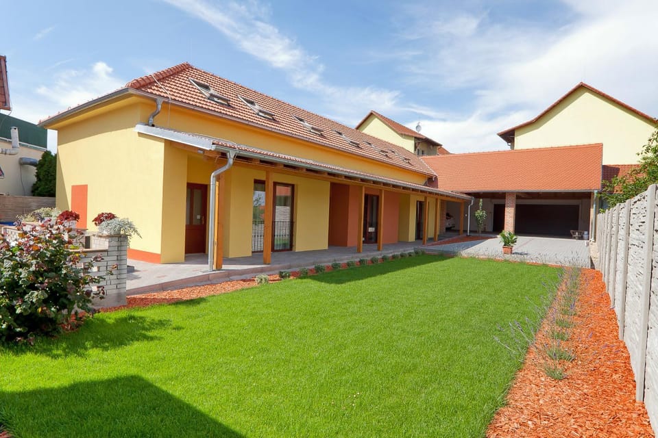 Facade/entrance, Garden
