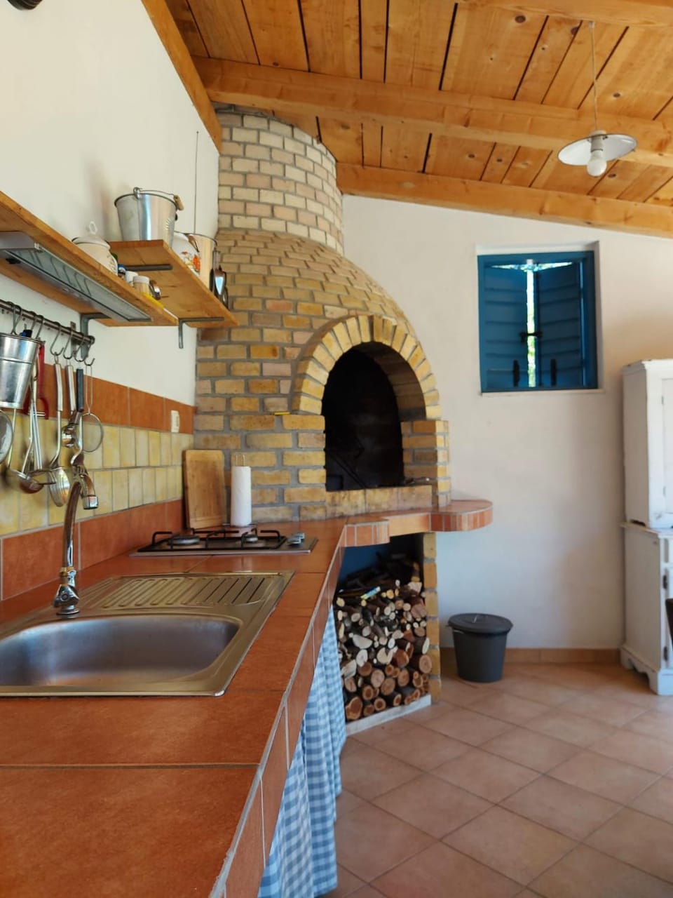 BBQ facilities, Internal: Not applicable to any particular room