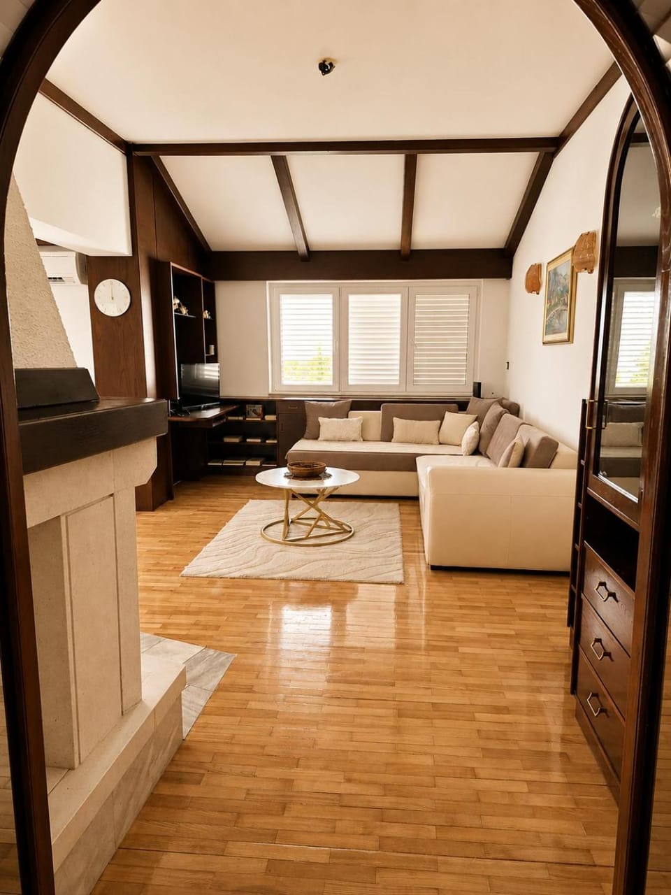 TV and multimedia, Living room, Photo of the whole room, Seating area