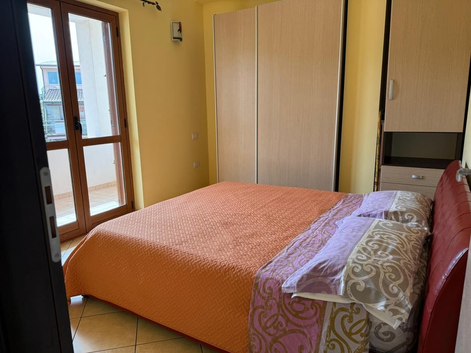 Bed, Photo of the whole room, Bedroom, wardrobe