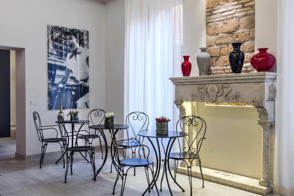 Restaurant/places to eat, Lobby or reception, Lounge or bar, Decorative detail