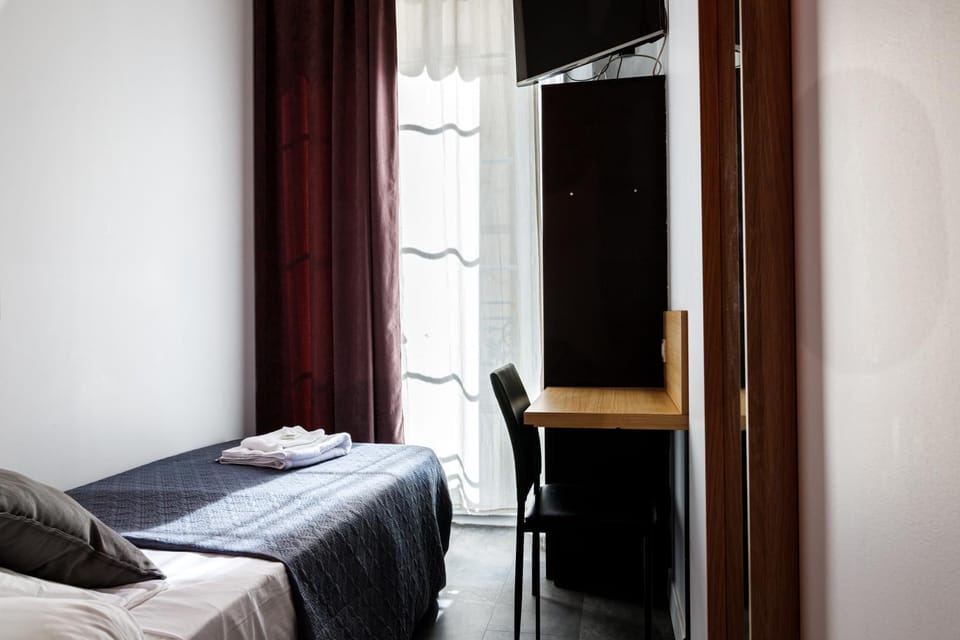 Hotel Du Dauphiné Hotel in Lyon