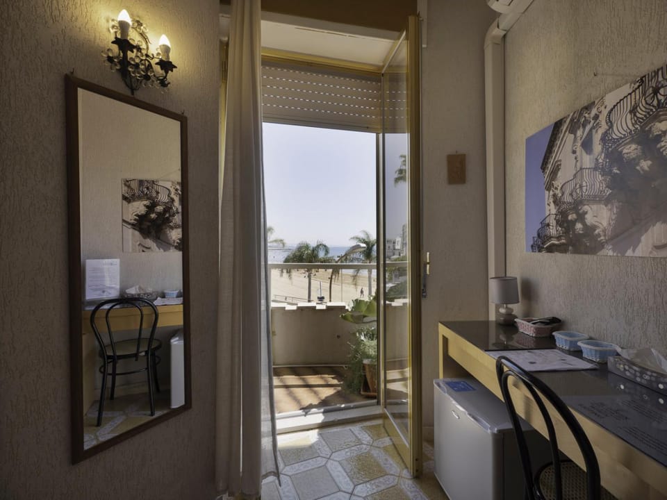 View (from property/room), Balcony/Terrace
