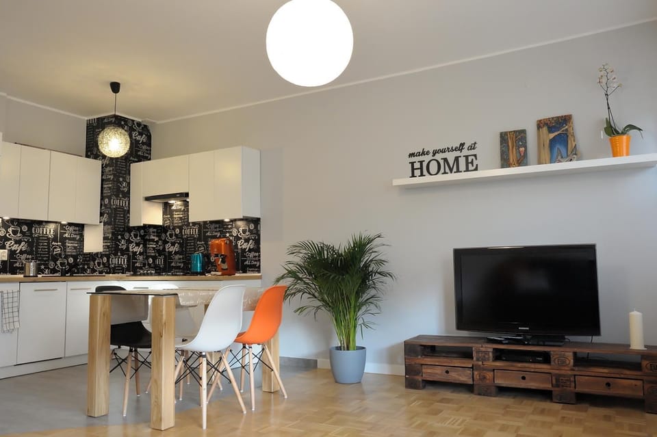 Kitchen or kitchenette, Living room, Dining area