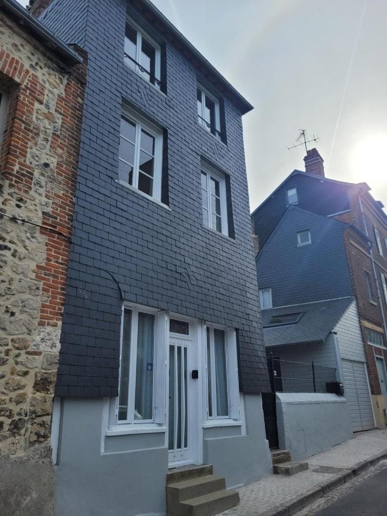 Property building, Neighbourhood, Street view