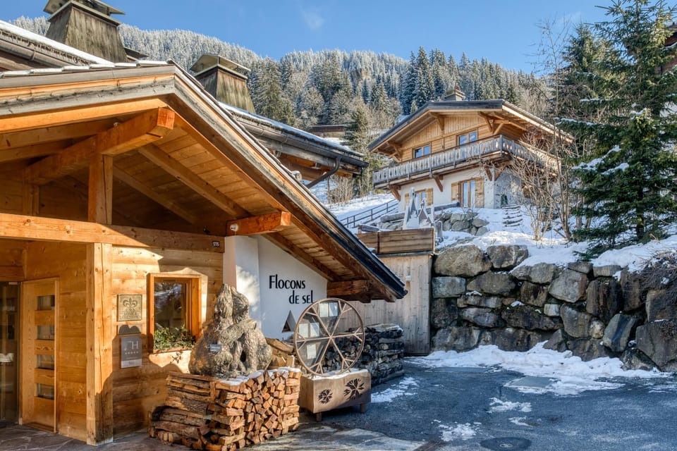 Property building, Restaurant/places to eat, Breakfast