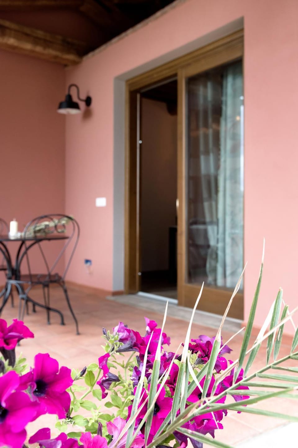 Patio, Facade/entrance
