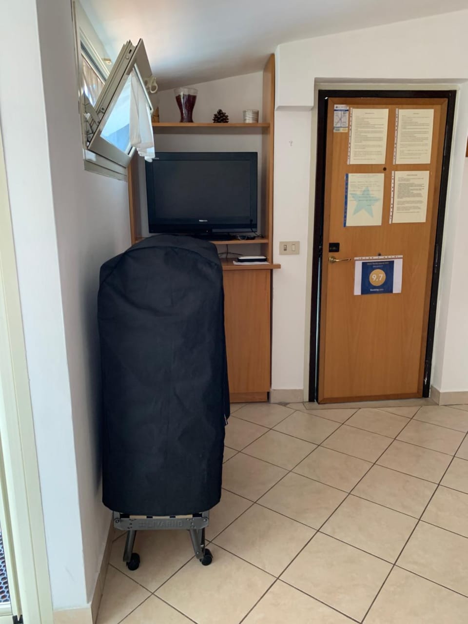 Communal lounge/ TV room