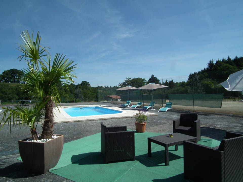 Swimming pool, Swimming pool