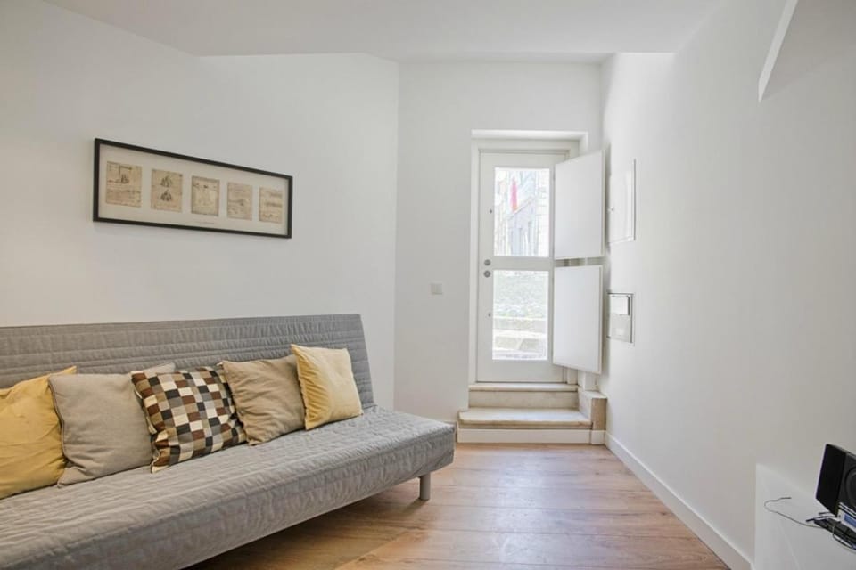 Communal lounge/ TV room, Living room