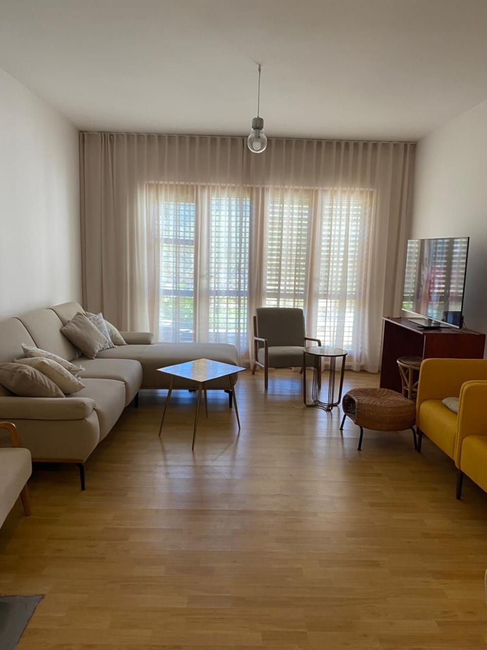 TV and multimedia, Living room, Seating area, air conditioner, air conditioner