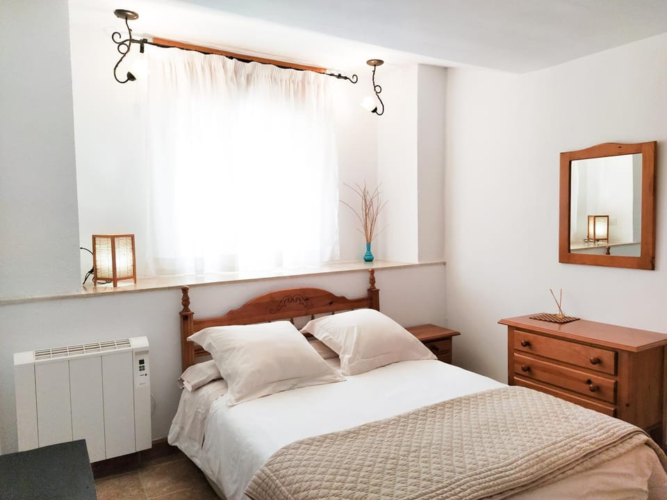 Bed, Photo of the whole room